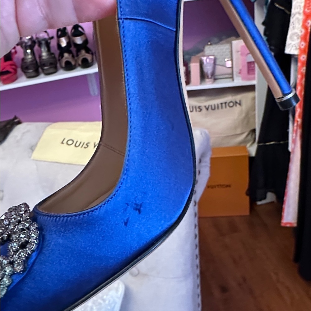 Manolo Blahnik Hangisi 115 Pump - Picture 6 of 8
